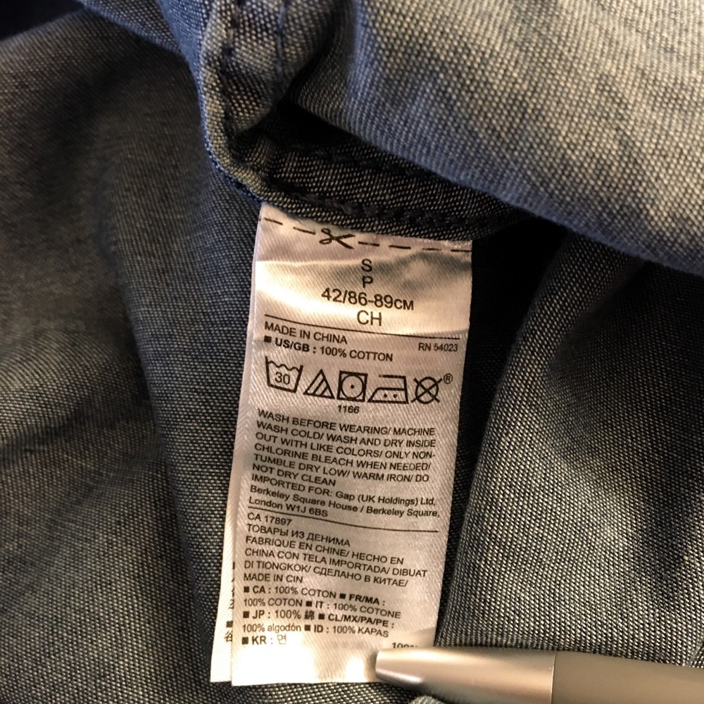 Banana Republic chambray top. Size small. EUC. - Picture 6 of 6